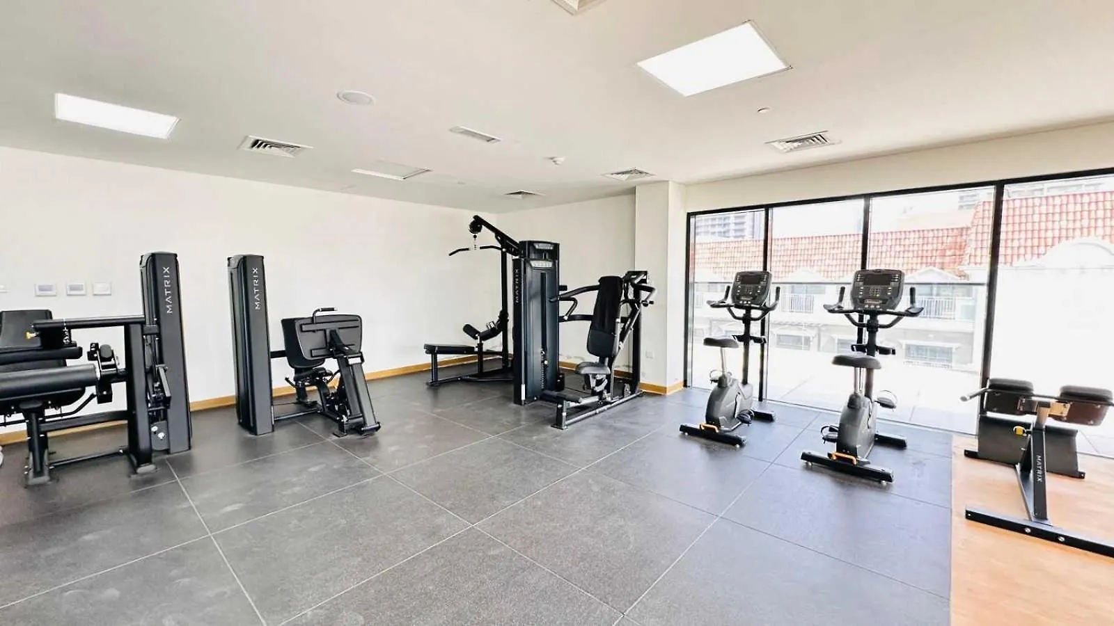 Oyo Home 1367 Premium One Bedroom Apartments Jvc Dubai United Arab Emirates