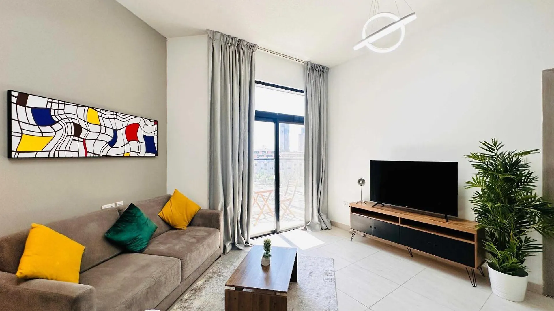Oyo Home 1367 Premium One Bedroom Apartments Jvc Dubai