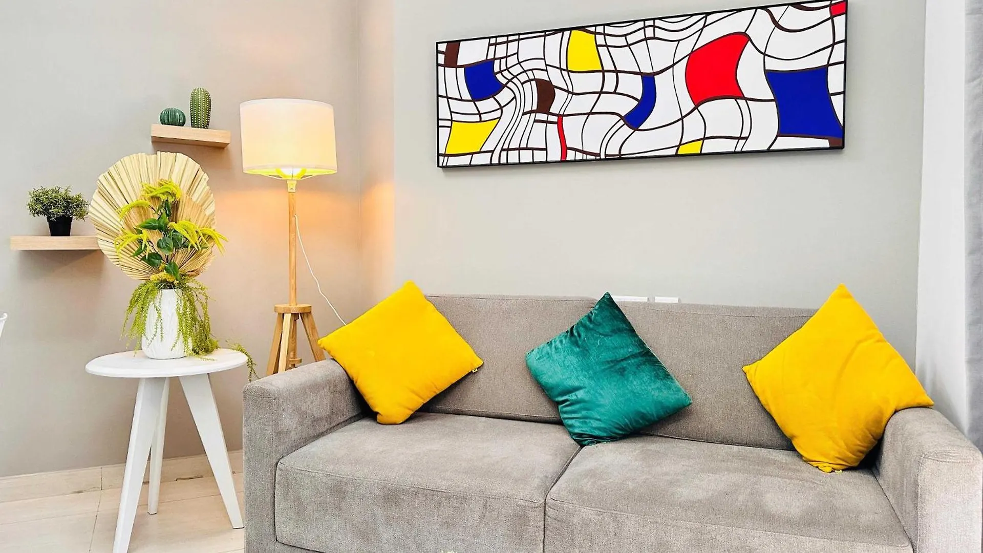 Oyo Home 1367 Premium One Bedroom Apartments Jvc Dubai