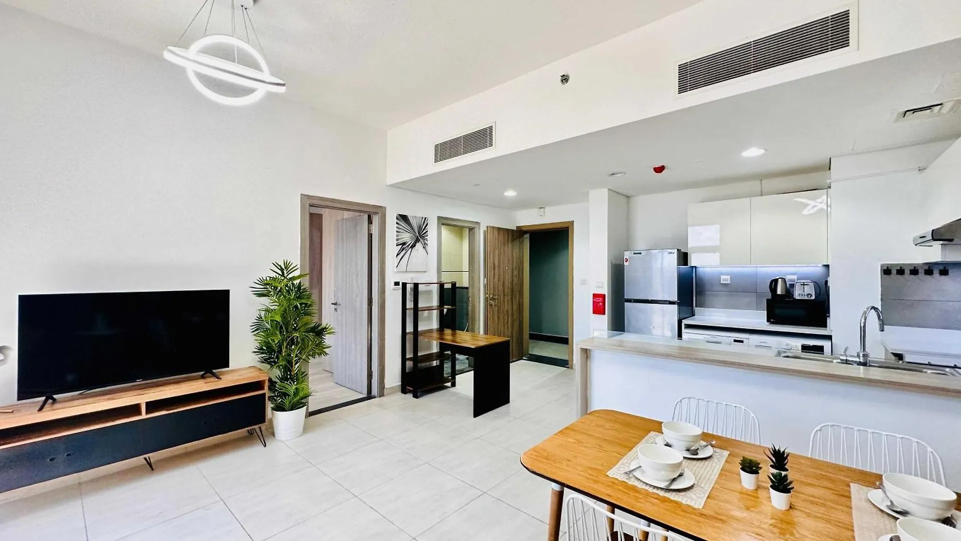 Oyo Home 1367 Premium One Bedroom Apartments Jvc Дубай 0*,